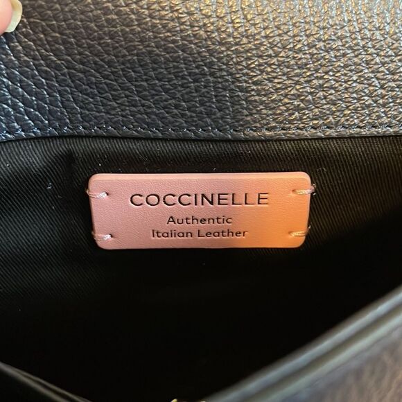 Coccinelle Italian leather shoulder bag clutch pochette Navy w/ GHW - Picture 5 of 5